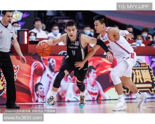 乔丹布朗与周跃龙激战正酣谁能在这场巅峰对决中笑到最后