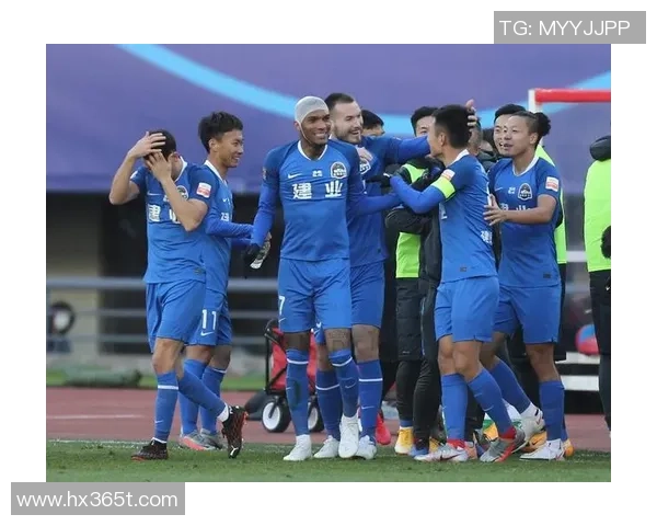 卓尔与建业激战正酣实况比赛精彩瞬间回顾与分析