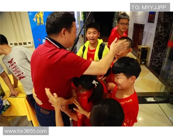 张昊的奋斗之路：从平凡少年到卓越领袖的成长故事